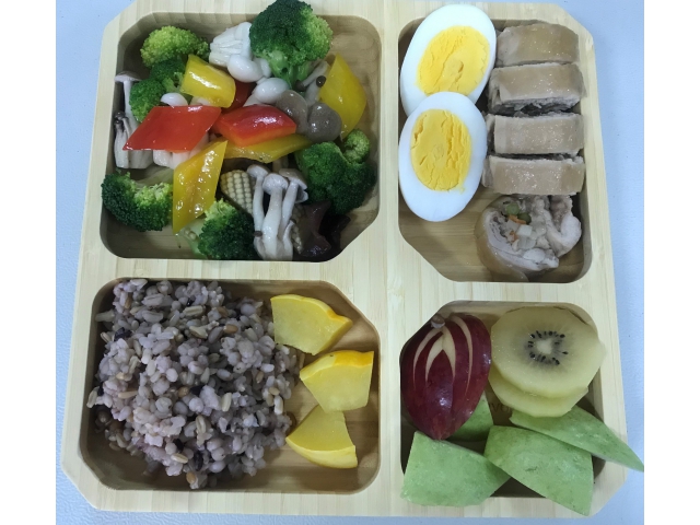 免開火，無油煙電鍋料理~蒸的很健康~「涼拌鮮蔬雞肉捲佐五榖飯」